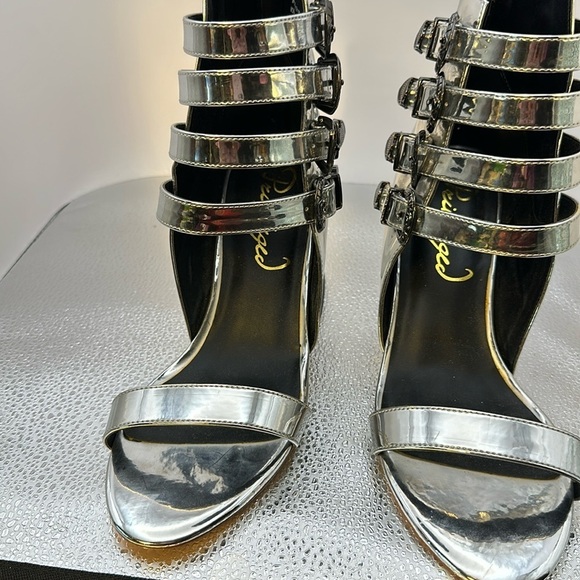 Beautiful  PRIVILEGED shiny silver platform heels. Size 8 1/2 used slightly.​​ - Picture 1 of 7